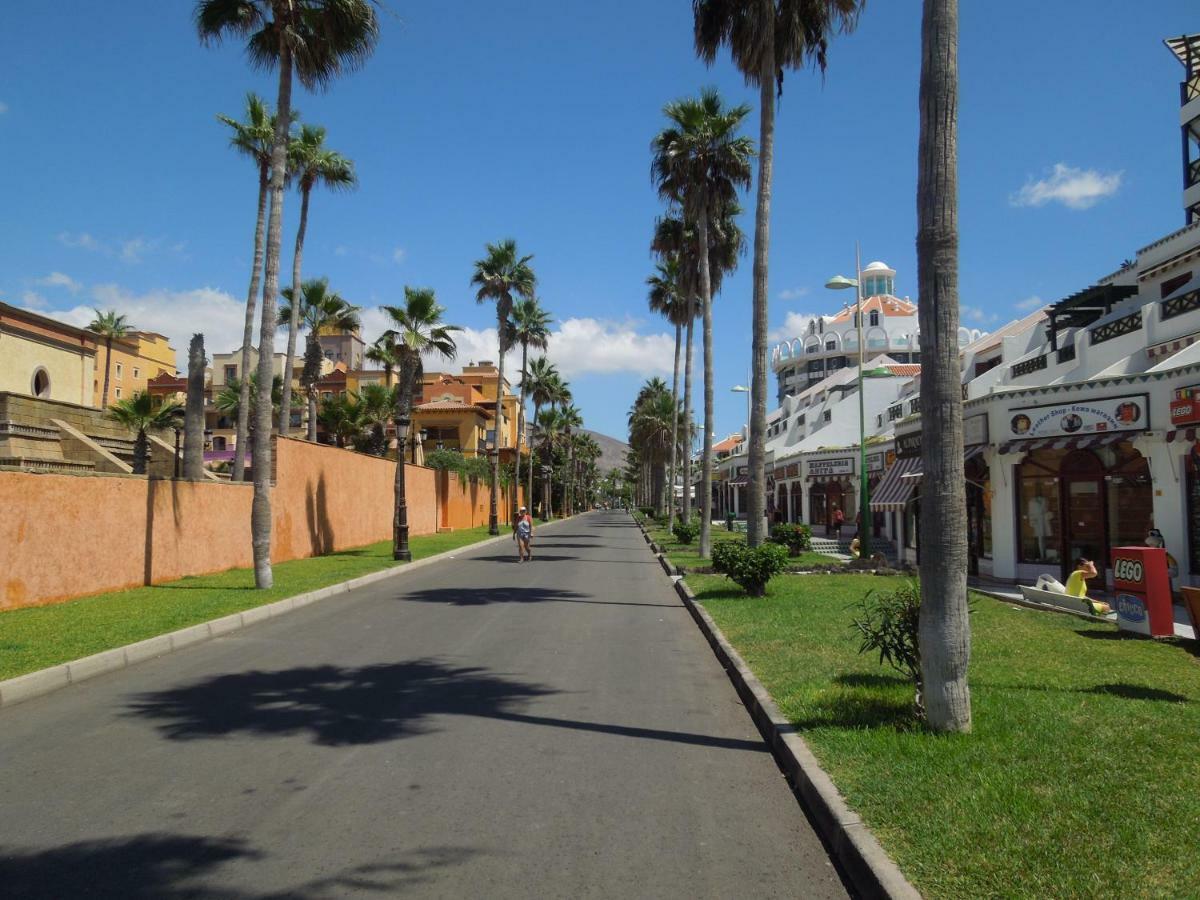 Two Bedroom Beachfront Apartment No 3 With Sea-View, Heated Pool, Close To The Sea Arona (Tenerife) Exterior photo